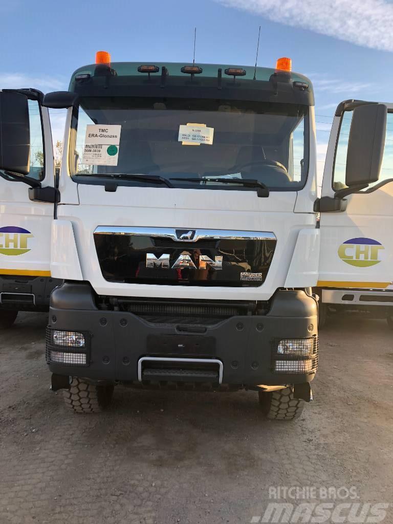 MAN TGS 33.400 Commercial vehicle
