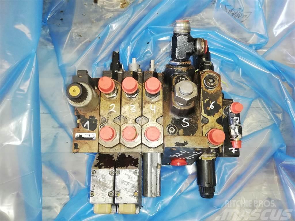 Massey Ferguson 8240 Remote control valve Hydraulics