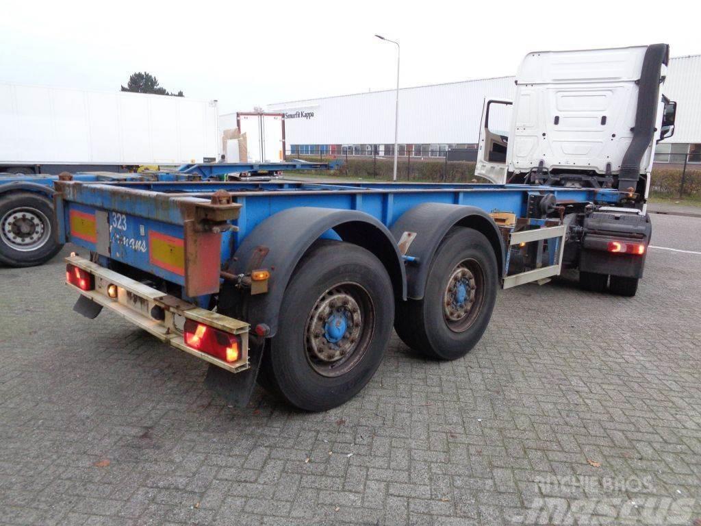 Renders Euro 700 + 2 Axle Container semi-trailers