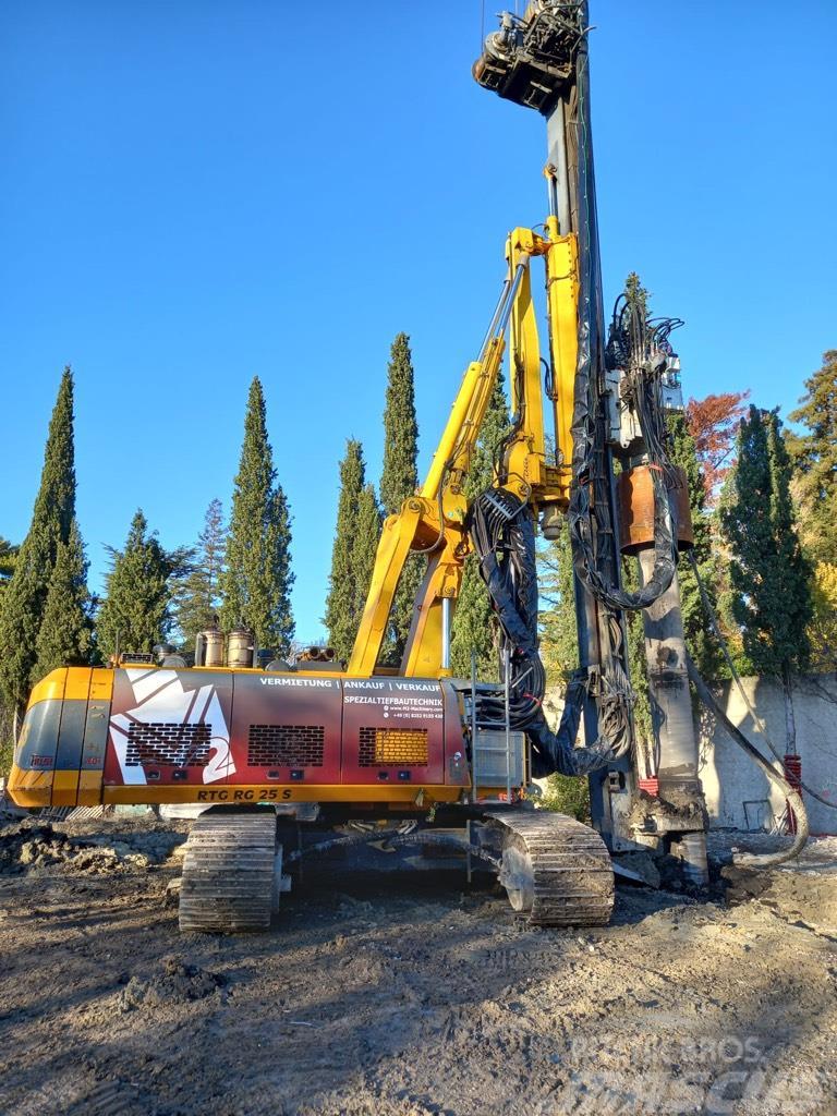 Bauer RTG RG 25 S Drilling rigs