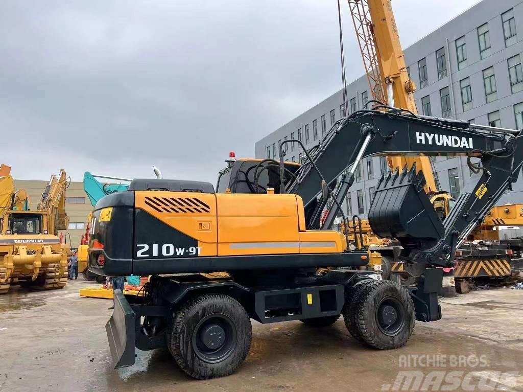 Hyundai 210W-9T Wheeled excavators