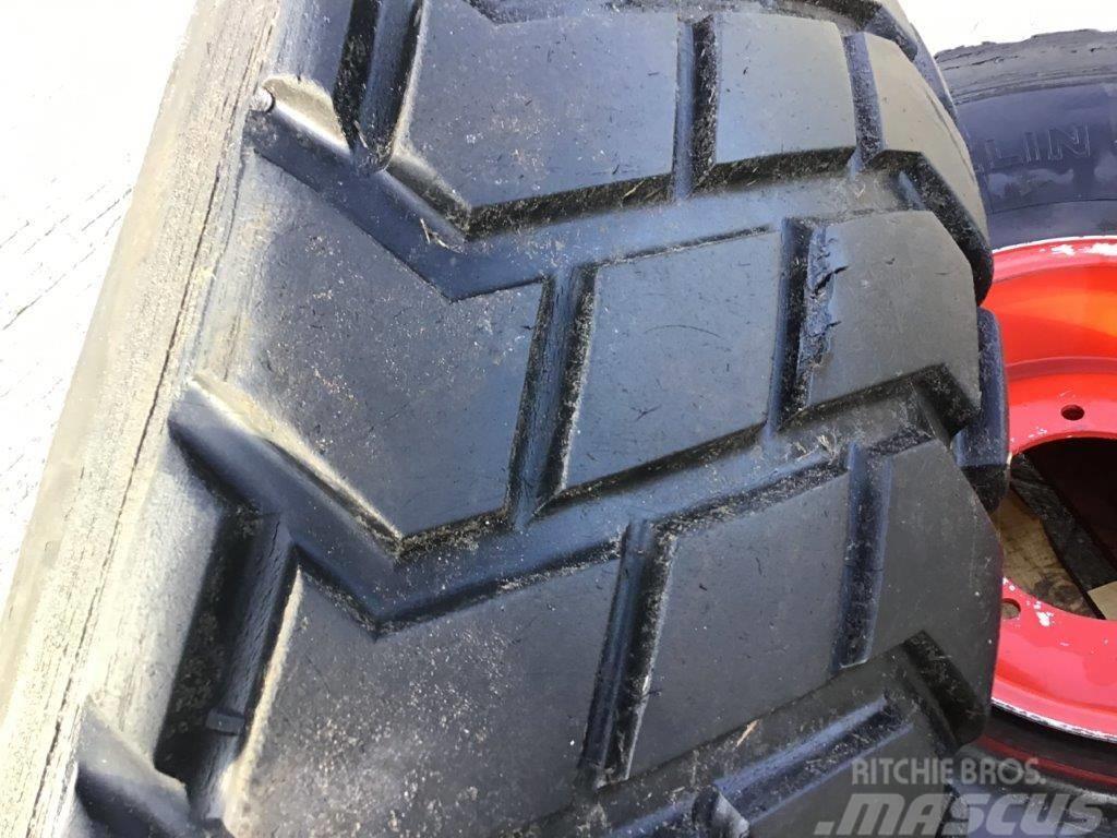 Michelin 16.00R20 op 8 gaats velg Tyres, wheels and rims