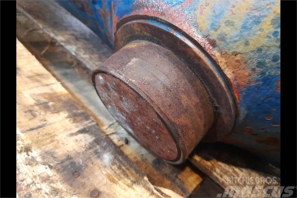 New Holland 8240 Front axle house Transmission