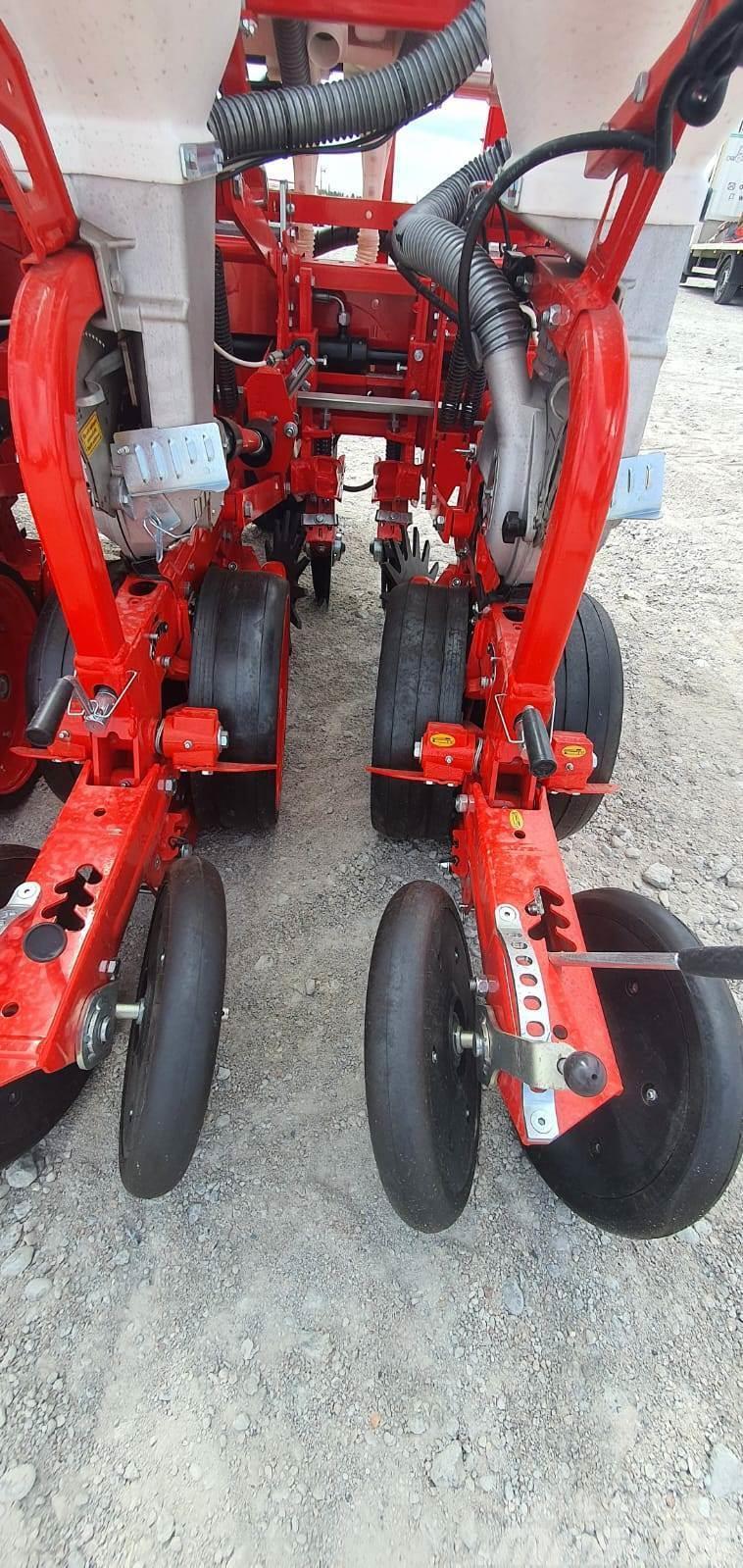 Özdöken pneumatyczny siewnik punktowy model VPKT-DG6 - dos Sowing machines