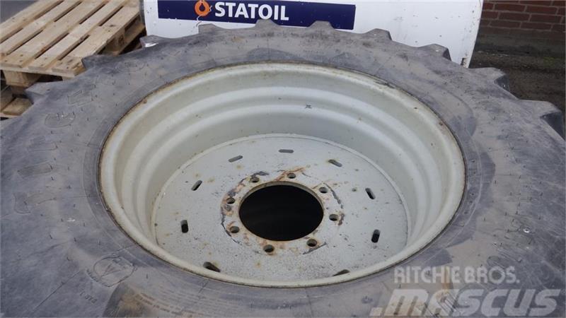 Firestone 18,4x30 Tyres, wheels and rims