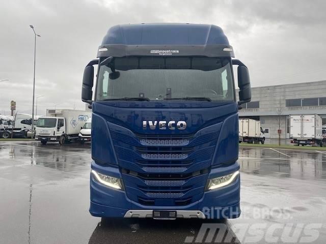 Iveco S-Way AS 440.180 Prime Movers