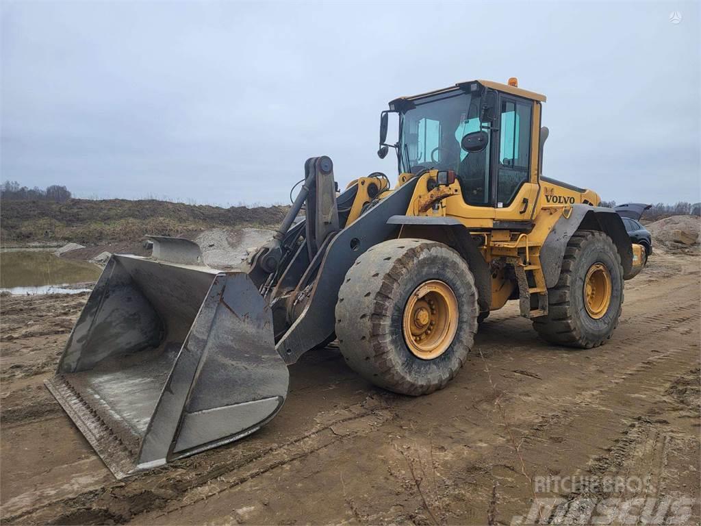 Volvo L120F Tool carriers