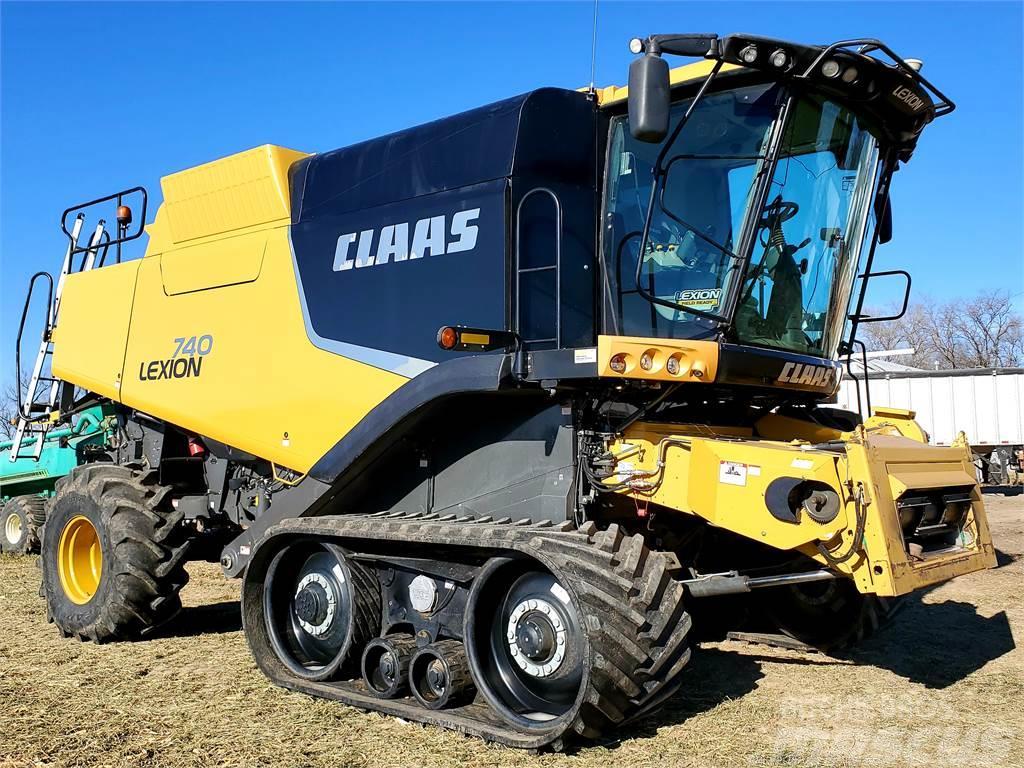 CLAAS Lexion 740TT Combine harvesters