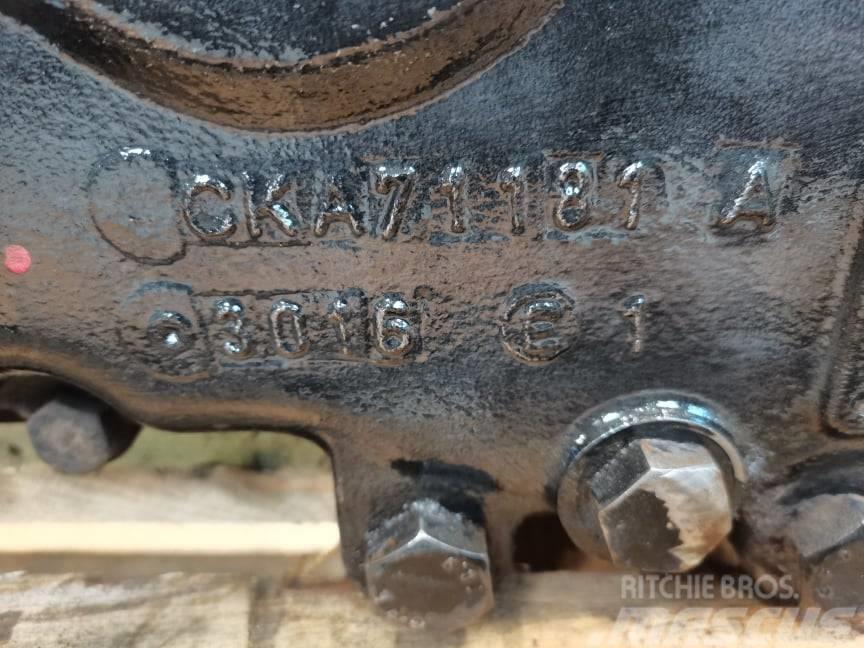 CAT TH 336 {gearbox Powershift 363-3035} Transmission