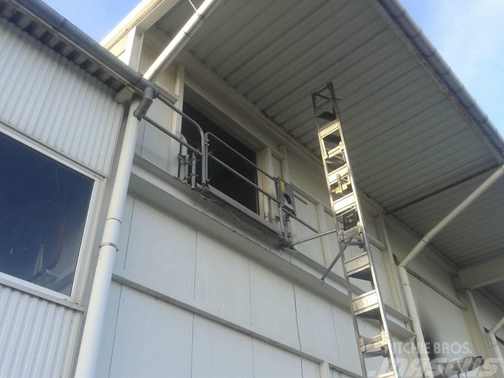 Geda Uni-Mast Hoists and material elevators