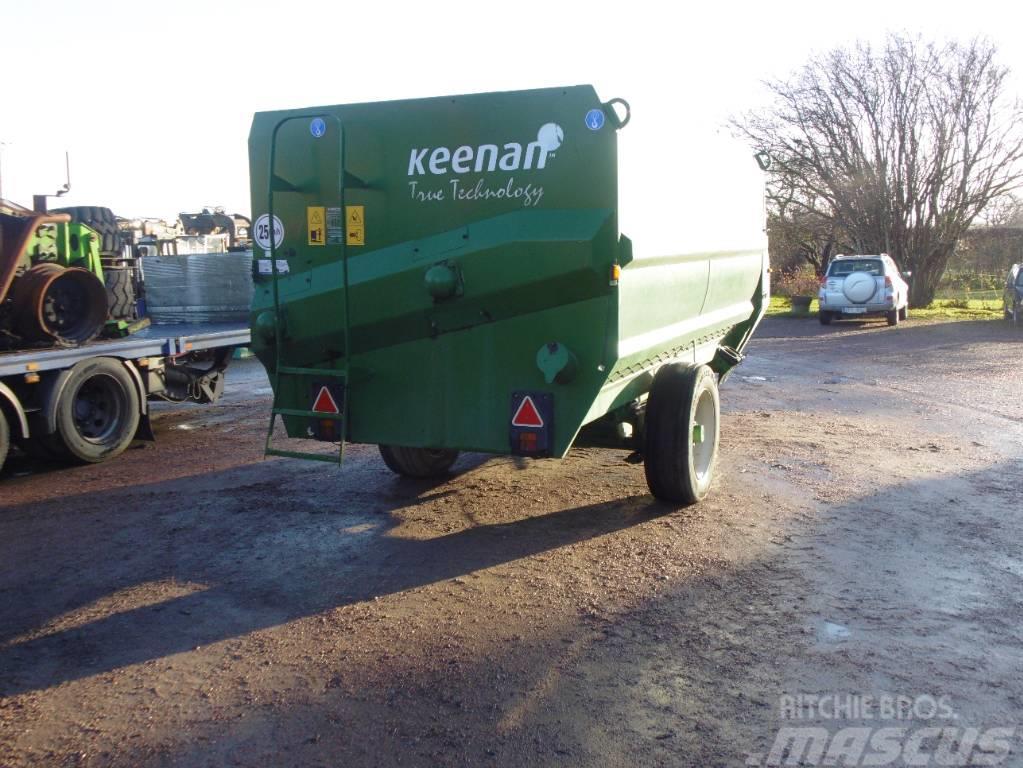Keenan Fiber 300 i nyskick Farm machinery