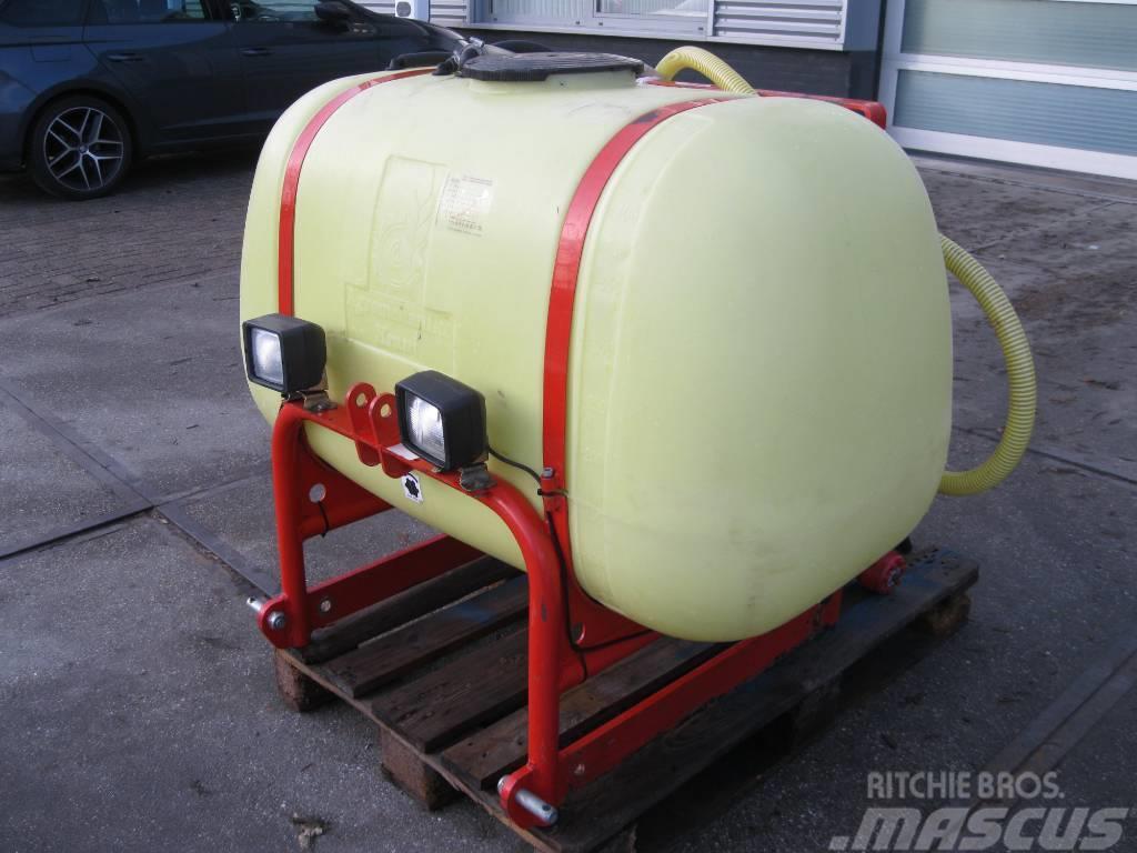 Agromehanika 400 liter tank in frame Fertilizer sprayers