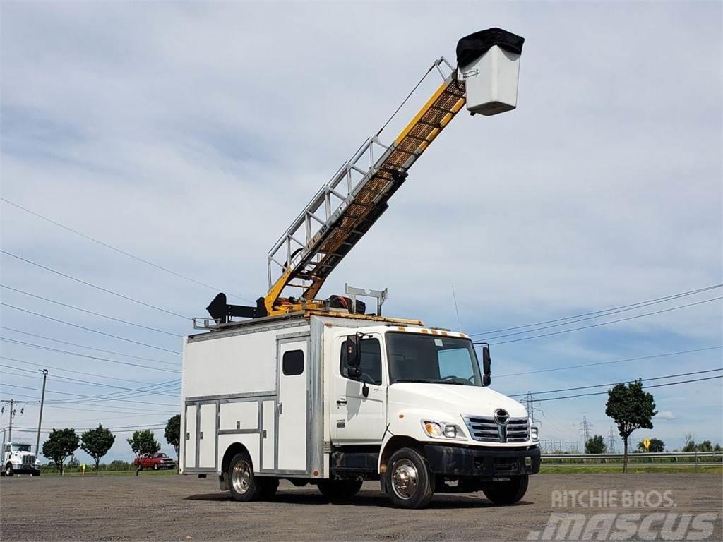 Hino 165 Truck mounted cranes