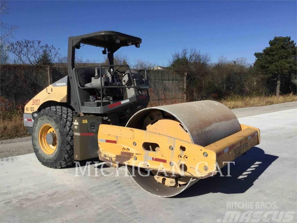 Volvo SD115D Single drum rollers