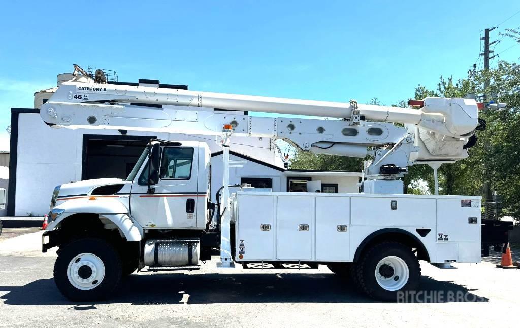 Altec AA55-MH Truck mounted platforms