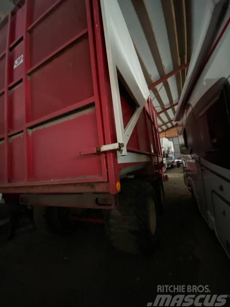 Metsjö Hackvagn JF Self-loading trailers