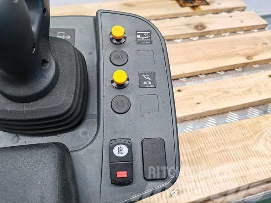 CAT 980H armster joystick Cabins and interior