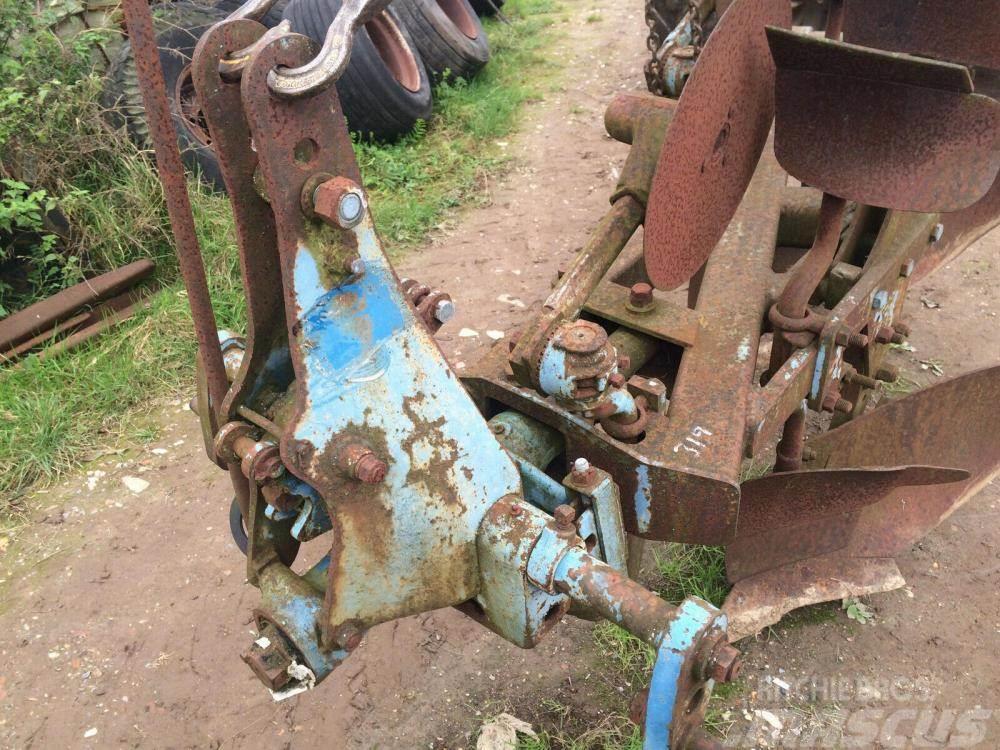 Ransomes TSR 2 Furrow reversible plough Ploughs