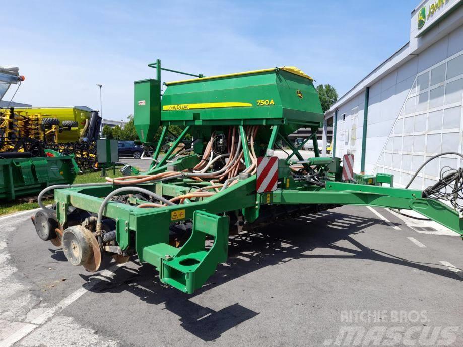 John Deere 750 A Sowing machines