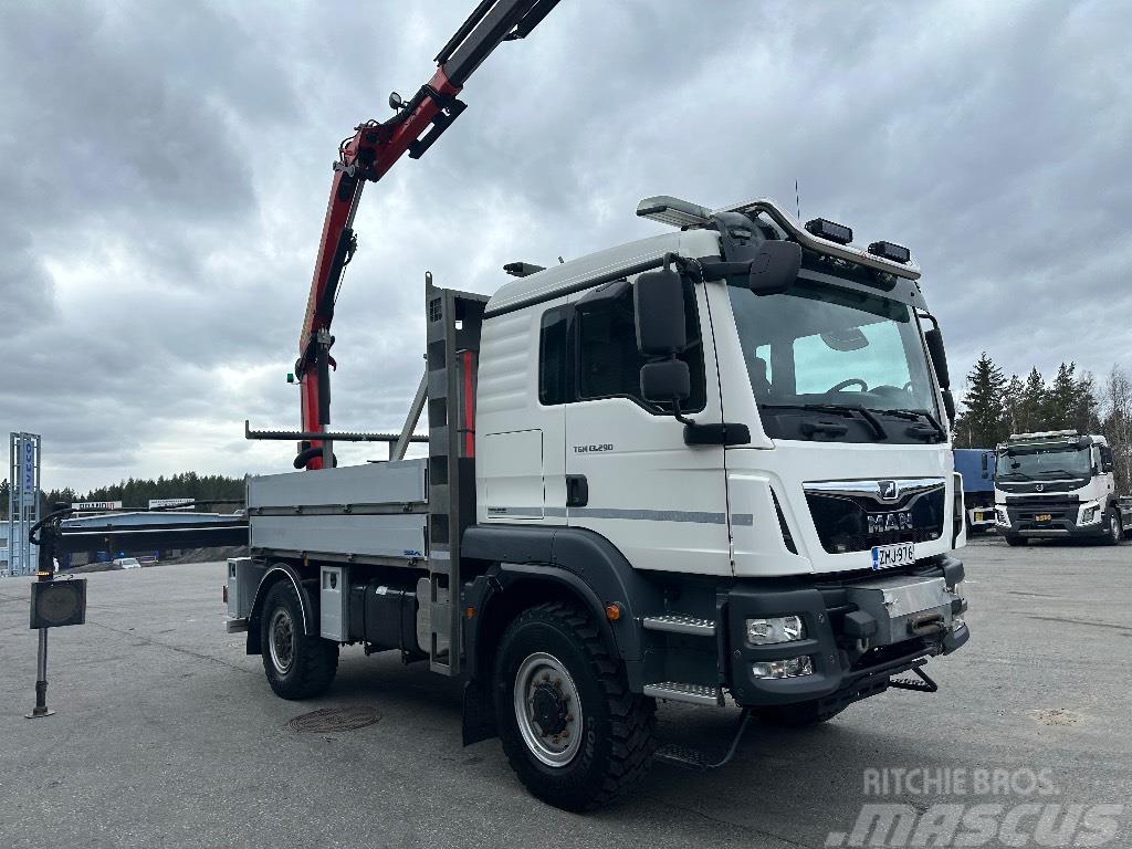 MAN TGM 13.290.  4X4 Palfinger Truck mounted cranes