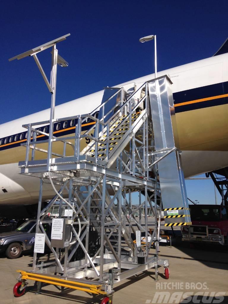  QUICK ALLY B777 Rear Service Stairs Other lifts and platforms