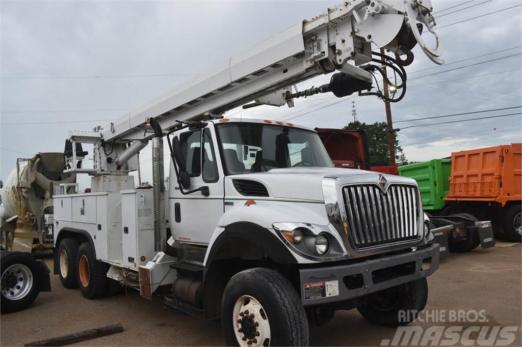 Altec D3060ATR Truck mounted drill rig