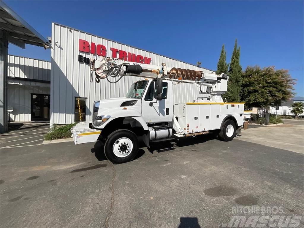 Altec DC47TR Truck mounted drill rig
