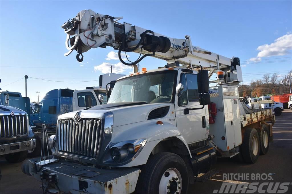 Altec DM47TR Truck mounted drill rig