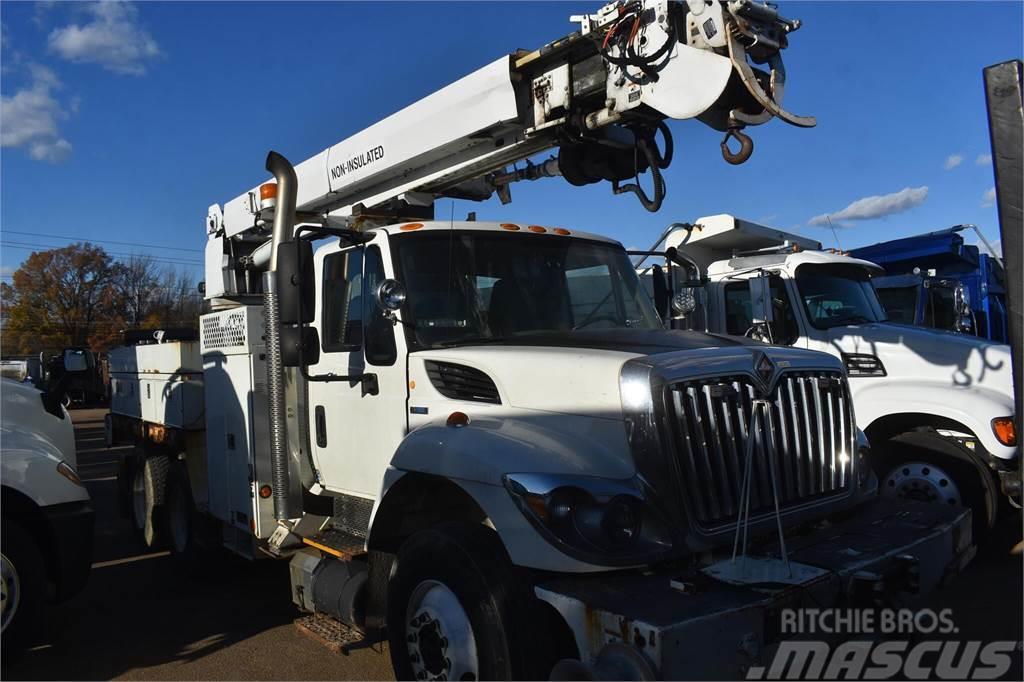 Altec DM47TR Truck mounted drill rig
