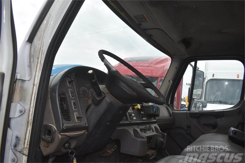 Freightliner BUSINESS CLASS M2 106 Truck mounted cranes