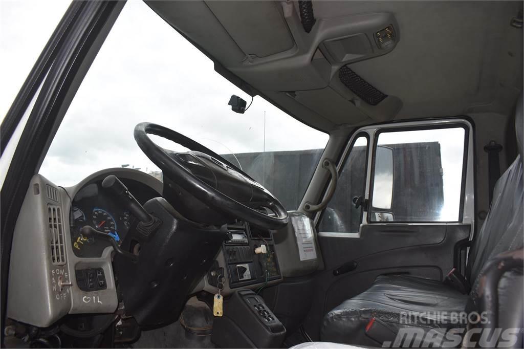 International DURASTAR 4400 Truck mounted cranes