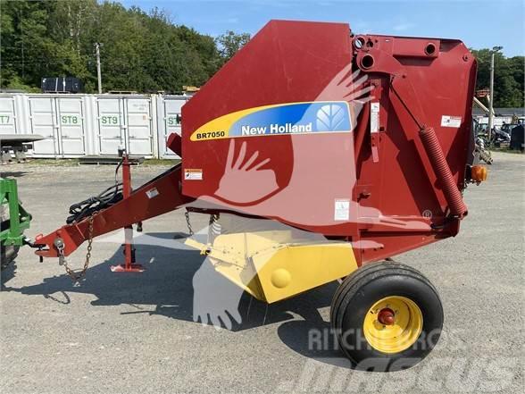 New Holland BR7050 Round balers