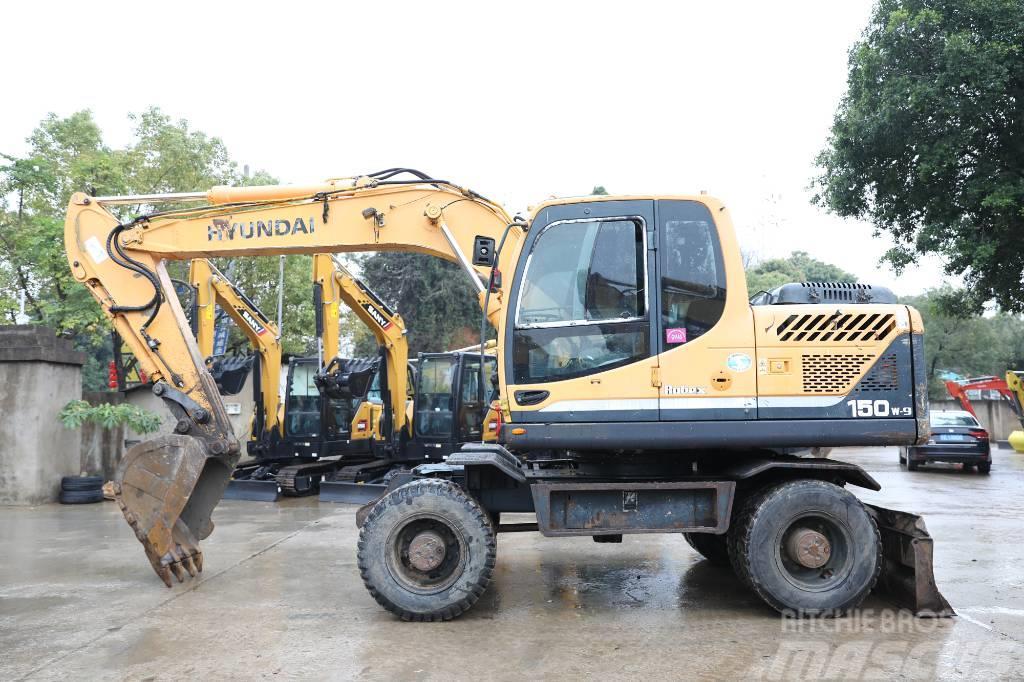 Hyundai 150W-9 Wheeled excavators