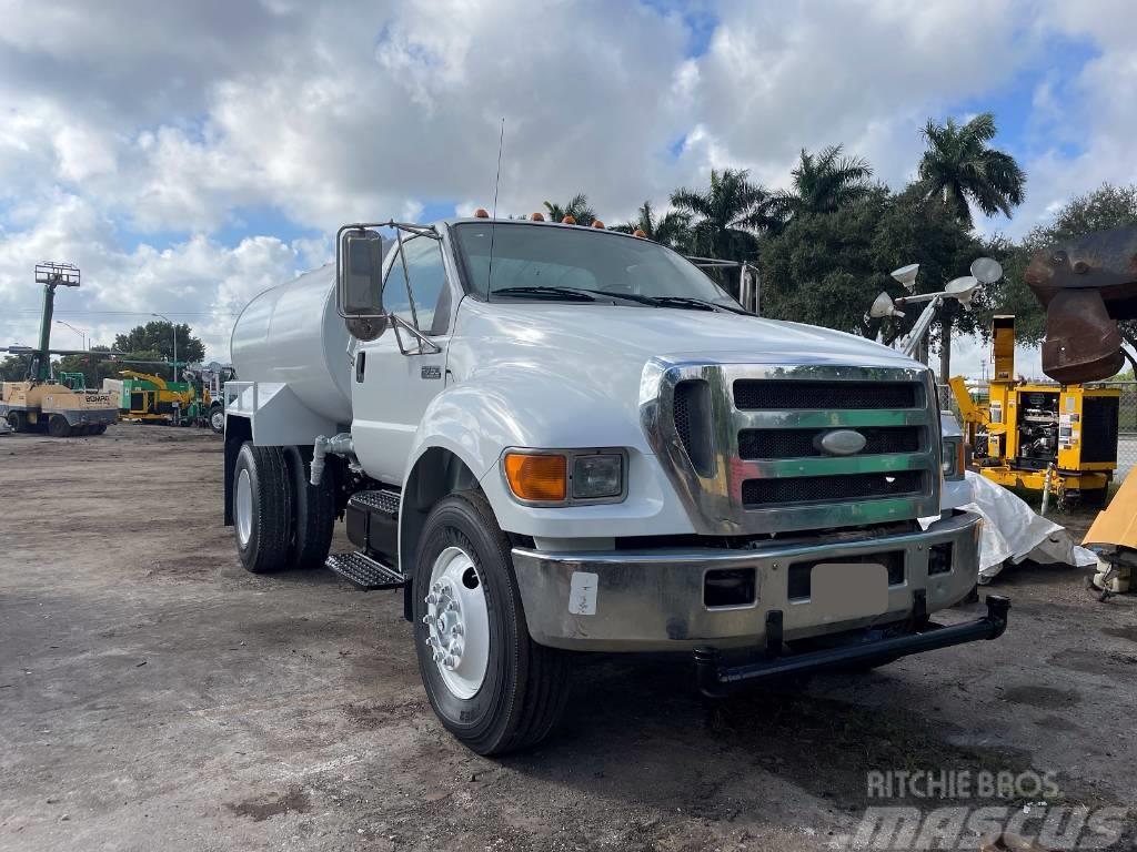 Ford F 750 SD Water bowser