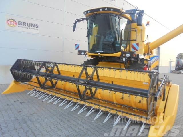New Holland TC5.90 MY19 Combine harvesters