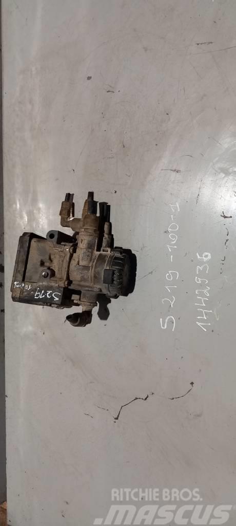 Scania R420 1442936 EBS valve Gearboxes