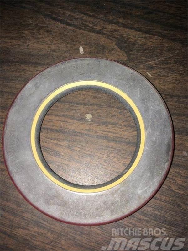 Cummins Fan Drive Oil Seal - 3085867 Other components