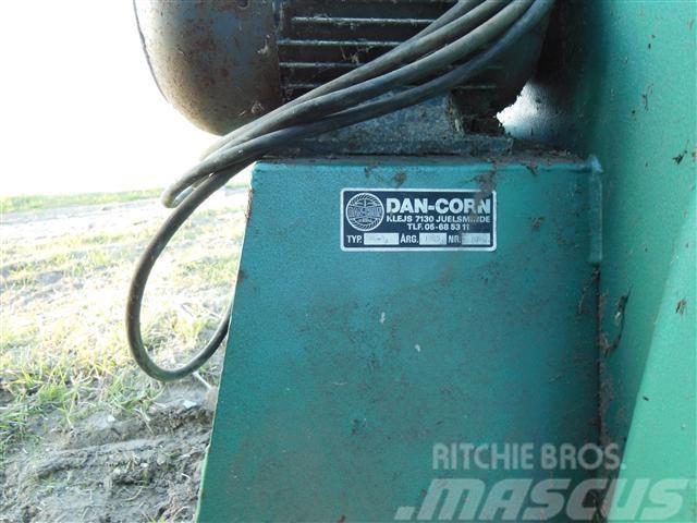Dan-Corn DC 3 Farm machinery