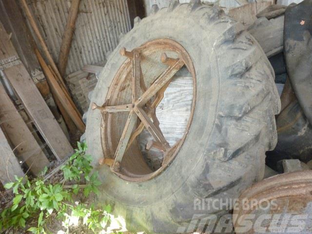 Kleber 18,4 x 38" 15 % mønster Tyres, wheels and rims