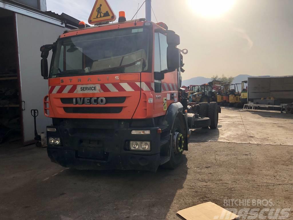 Iveco Stralis 190S33 Truck mounted cranes