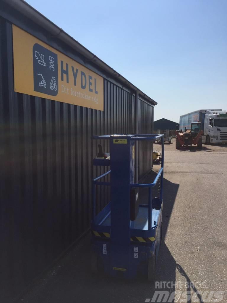 UpRight TM12 Used Personnel lifts and access elevators