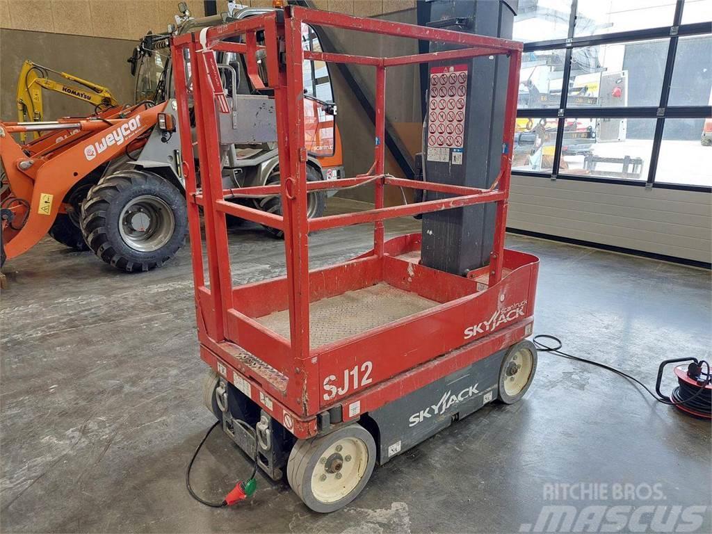 SkyJack SJ12 Used Personnel lifts and access elevators