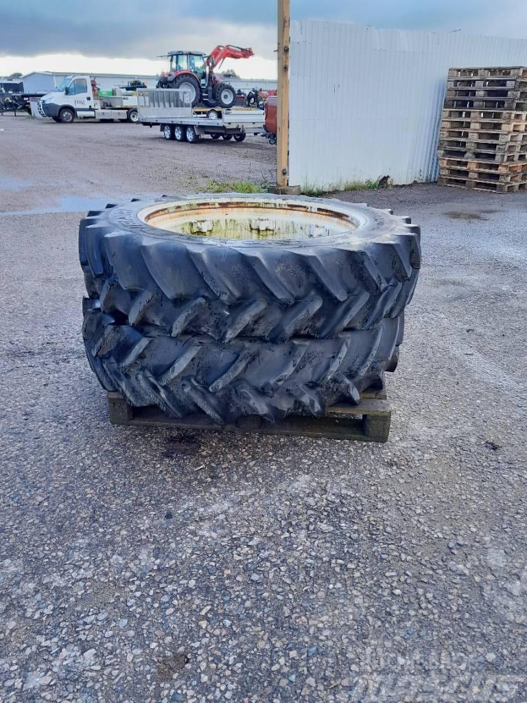 Goodyear 13,6R38 Dubbel montage Tyres, wheels and rims