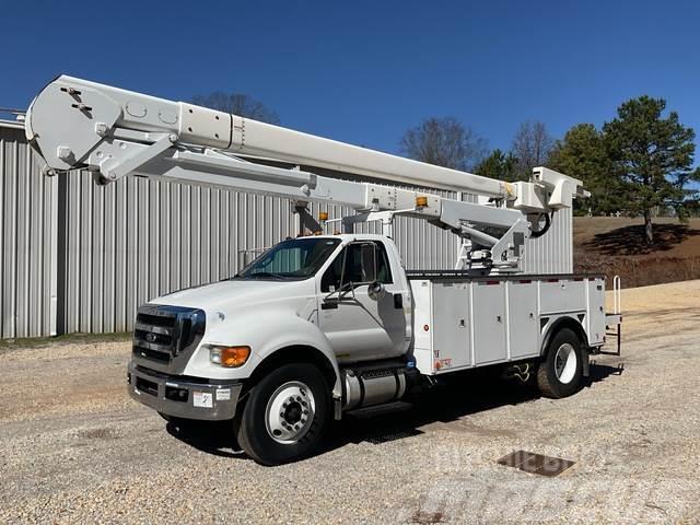 Ford F-750 XL Super Duty Truck mounted platforms