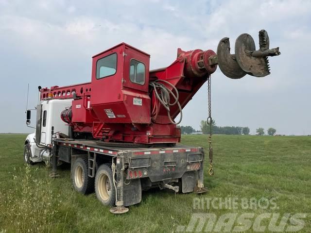  Freighliner Columbia Truck mounted drill rig