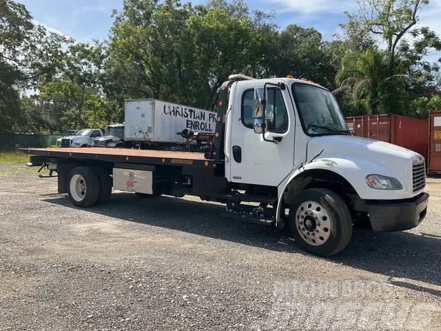 Freightliner M2 106 Recovery vehicles