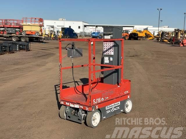 SkyJack SJ16 Used Personnel lifts and access elevators