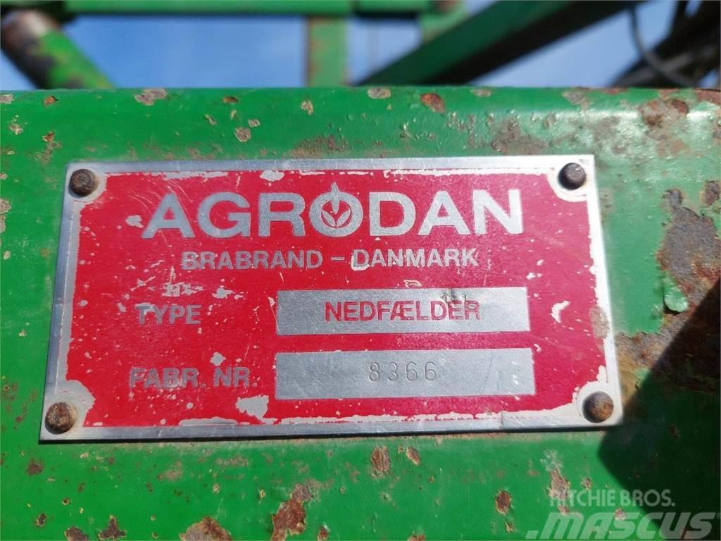 Agrodan Nedfælder 27 tands + fronttank Farm machinery