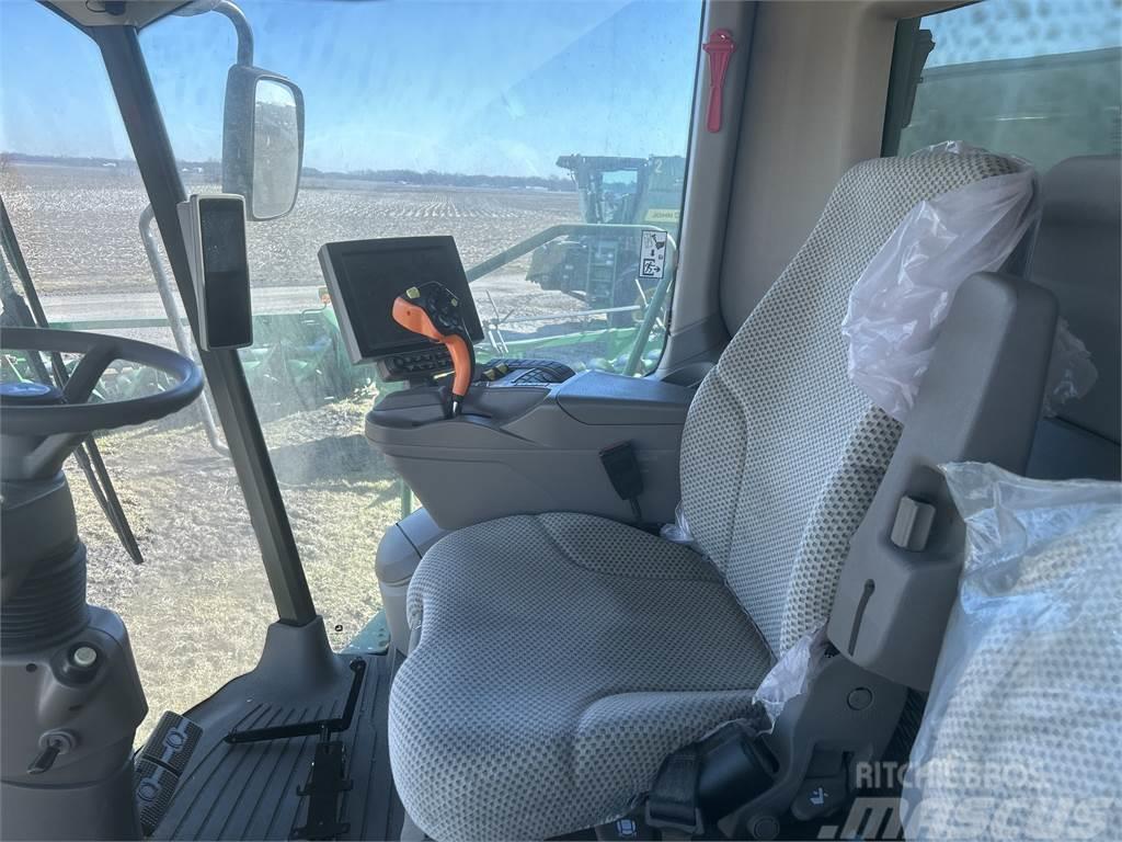 John Deere S770 Combine harvesters