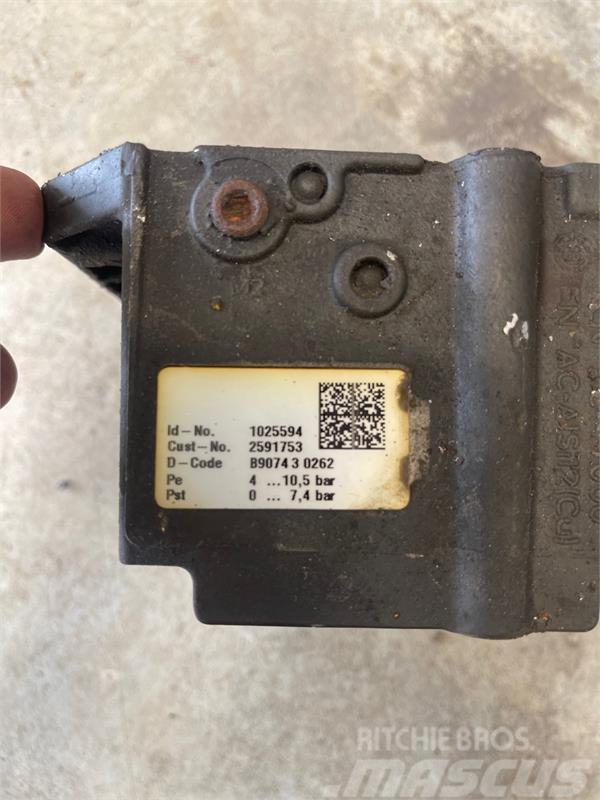 Scania SCANIA AIR VALVE 2591753 Gearboxes